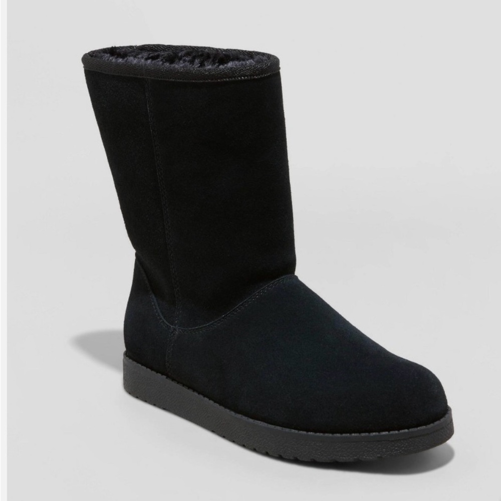 NWT Universal Thread women’s black shearling boots, Size 5